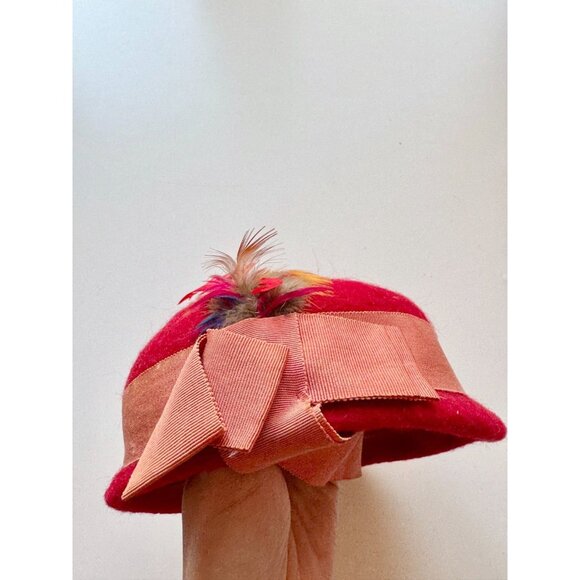 Vintage Red Wool Felt Pink Grosgrain Ribbon Feather Capulet Hat - Picture 7 of 16